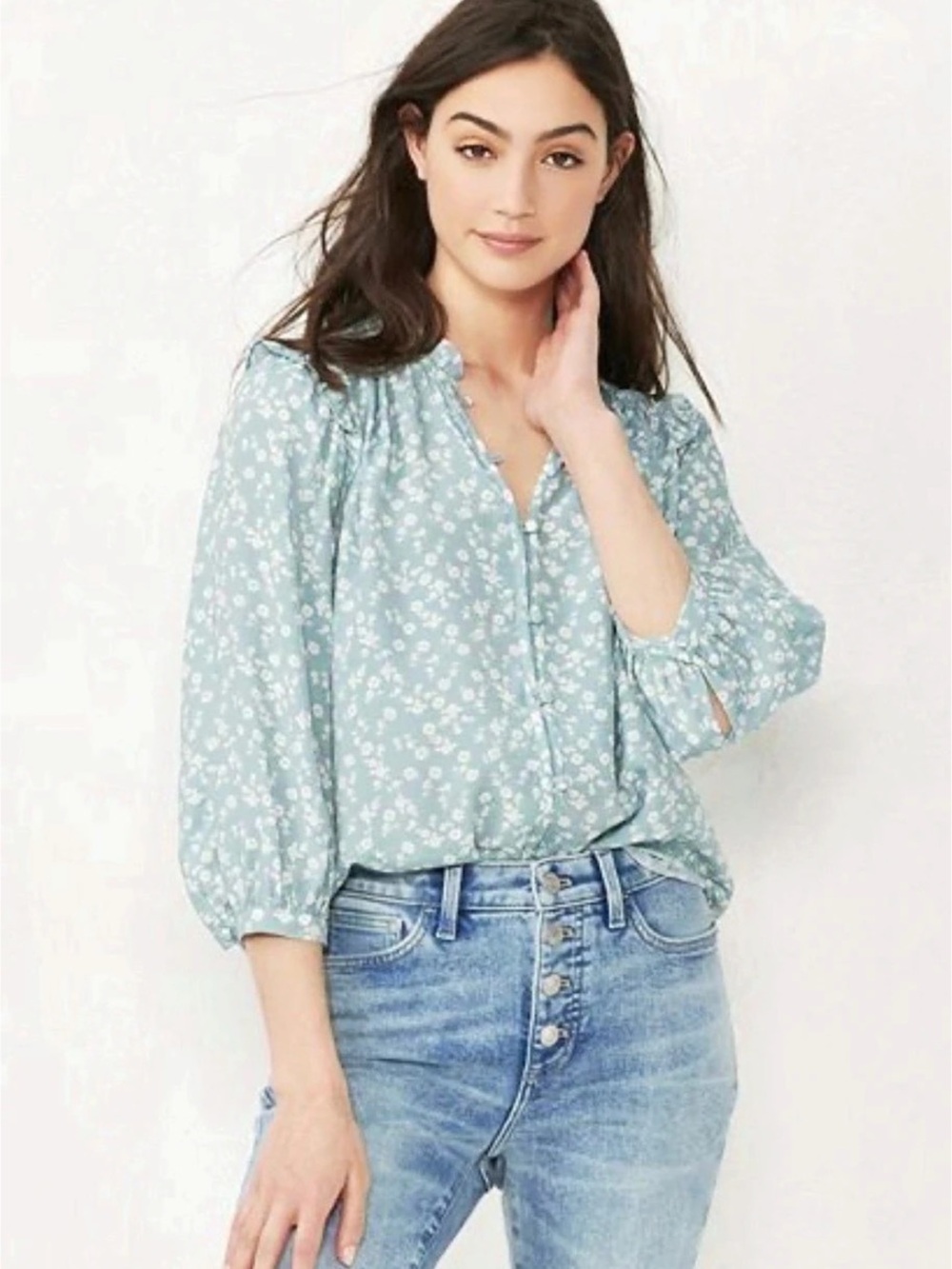 LC Lauren Conrad Floral Ruffle Blouse in Blue Size Medium Like New